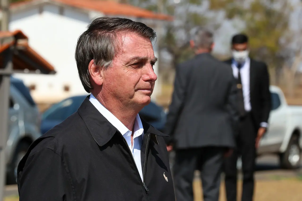 Imagem da notícia: Bolsonaro nega intenção de dar golpe: 'já sou presidente'