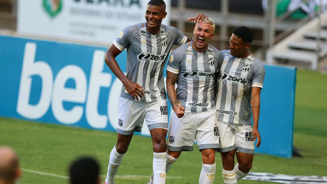 Imagem de comemoração de gol do Ceará