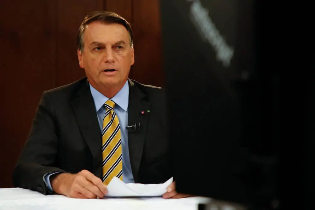 Imagem da notícia: Jair Bolsonaro veta itens do projeto que revoga Lei de Segurança Nacional 