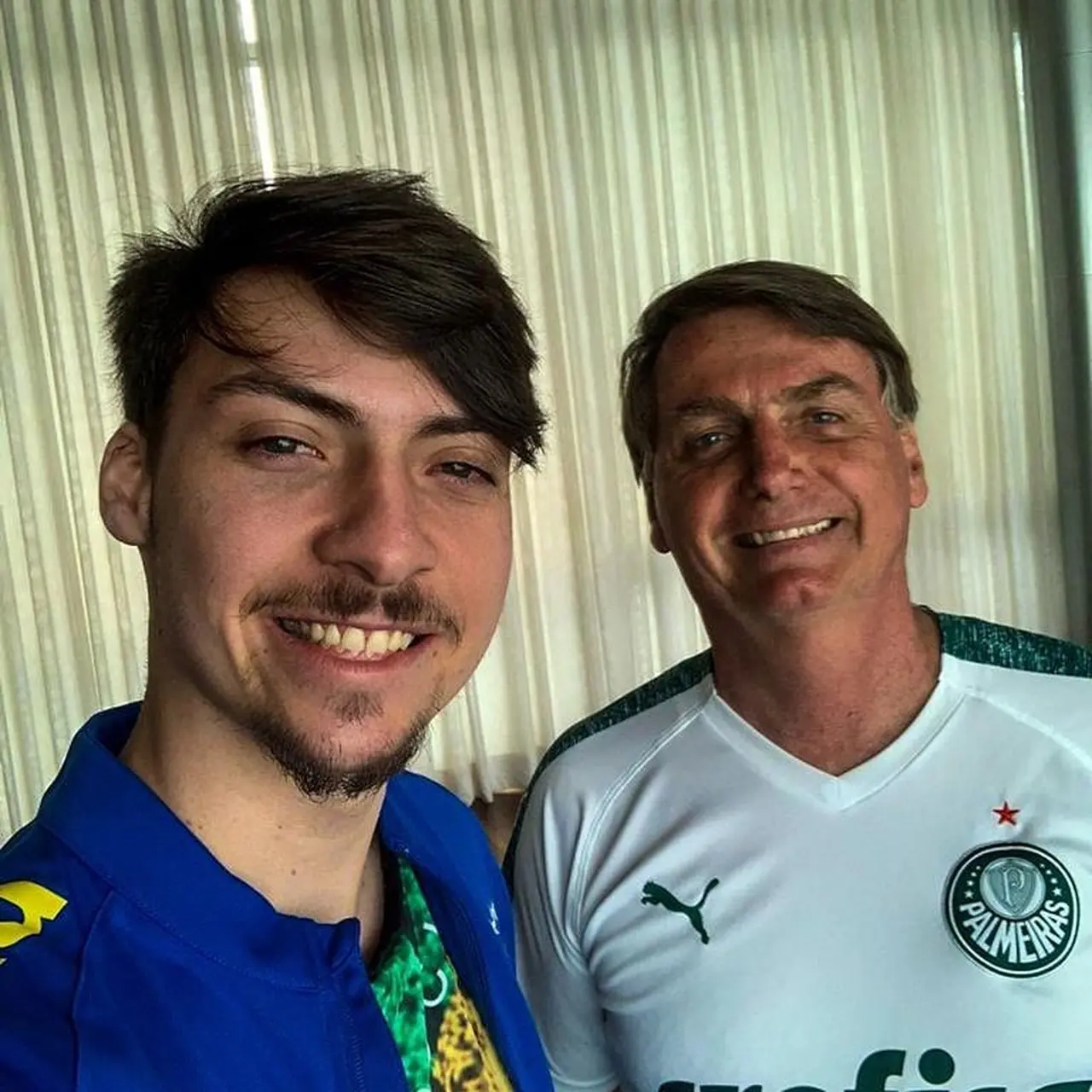 Imagem da notícia: Renan Bolsonaro abriu empresa com ajuda de lobista de investigada pela CPI, mostram mensagens