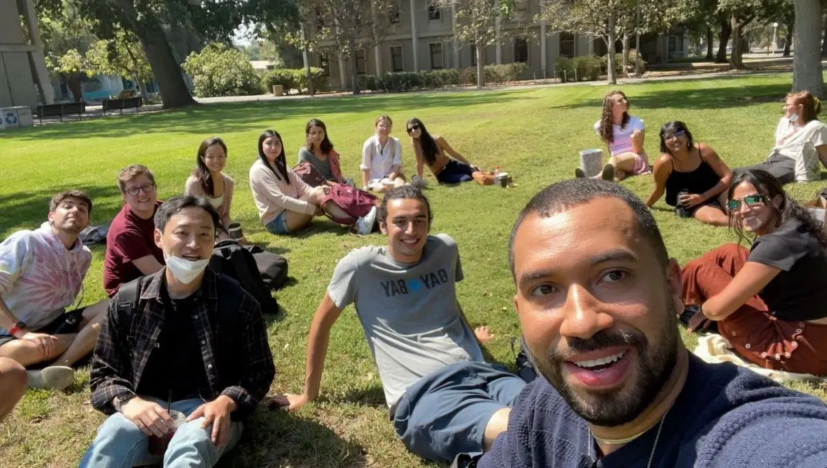Imagem da notícia: Gil do Vigor posta foto com colegas do PhD nos EUA e fala sobre experiência: 'Alegria' 