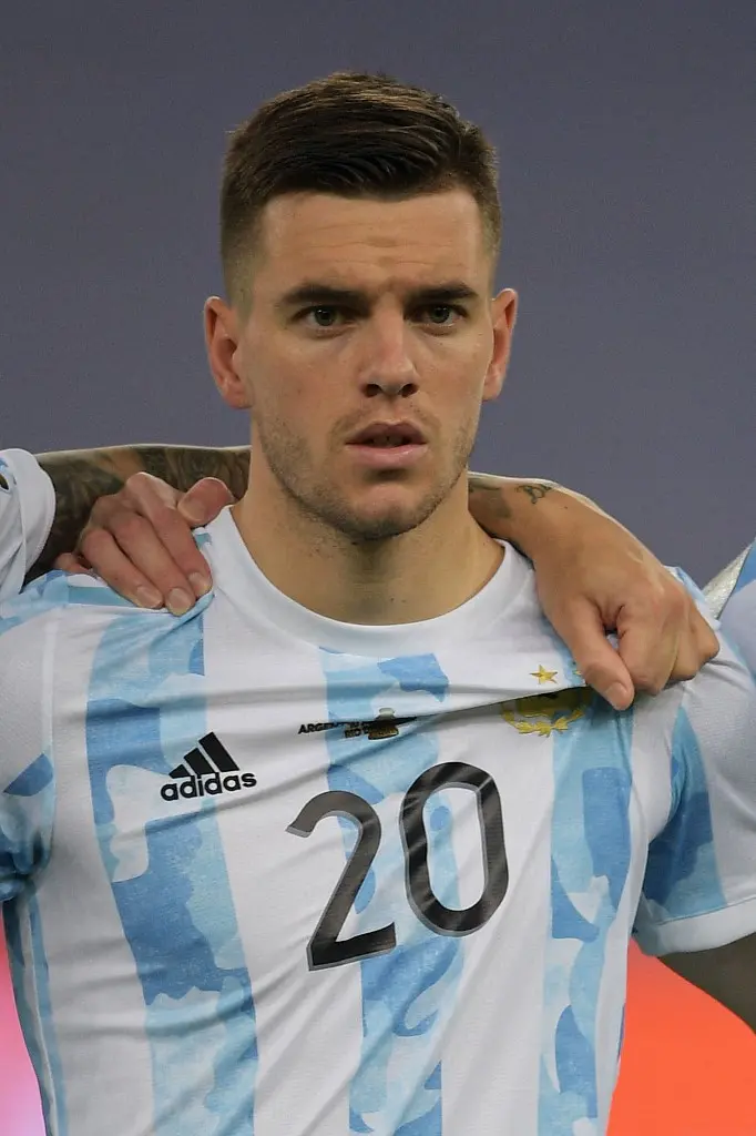Imagem da notícia: Apesar de suspensos pela Anvisa, jogadores argentinos são escalados para jogo contra o Brasil 
