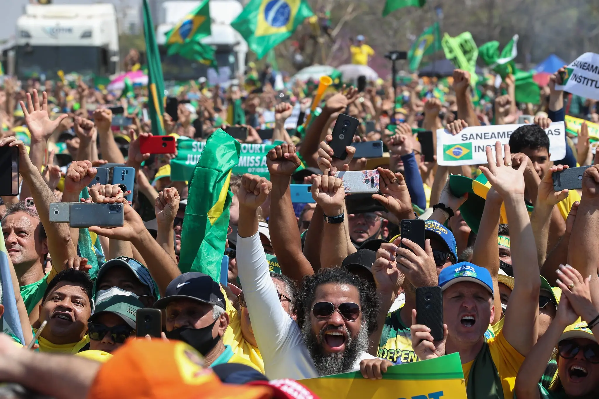Imagem da notícia: Ministros do STF reagem a manifestações pelo País e a falas de Bolsonaro