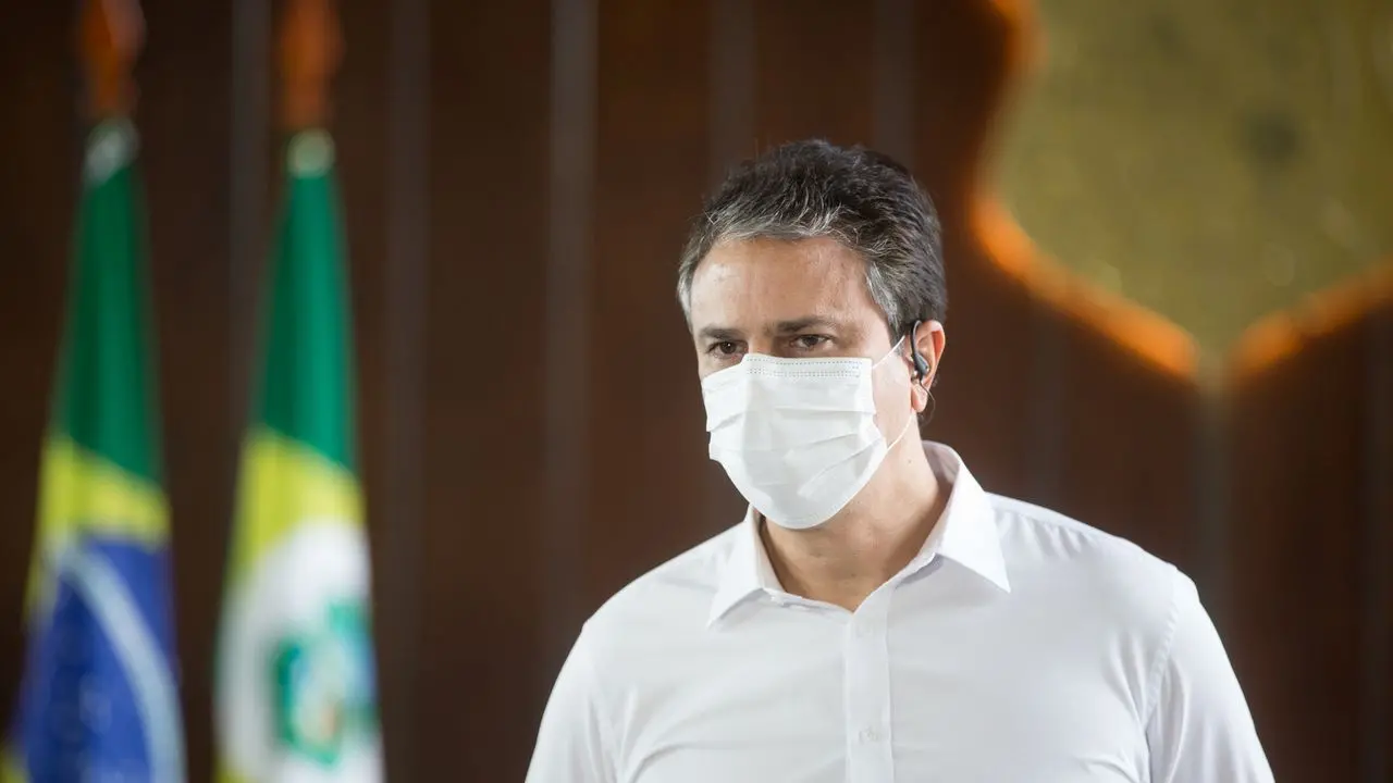 Imagem da notícia: Camilo Santana reage a discurso de Bolsonaro: 'desprezo às leis e à Constituição'