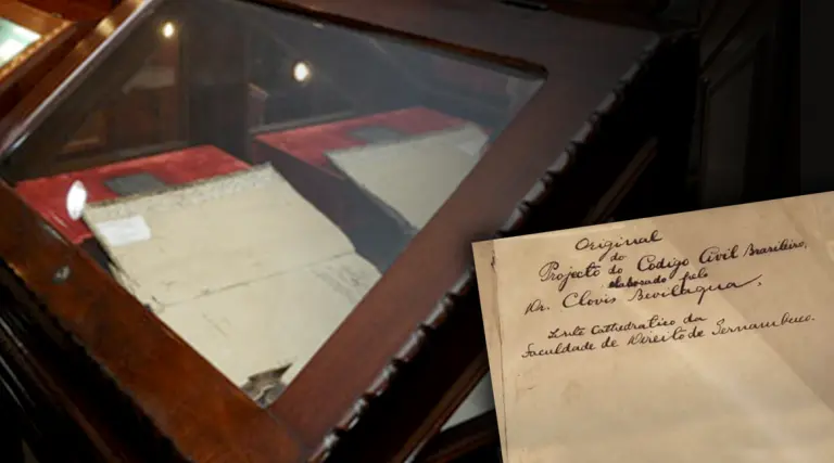 Imagem da notícia: Documentos e objetos históricos são removidos do Tribunal de Justiça do Ceará após incêndio