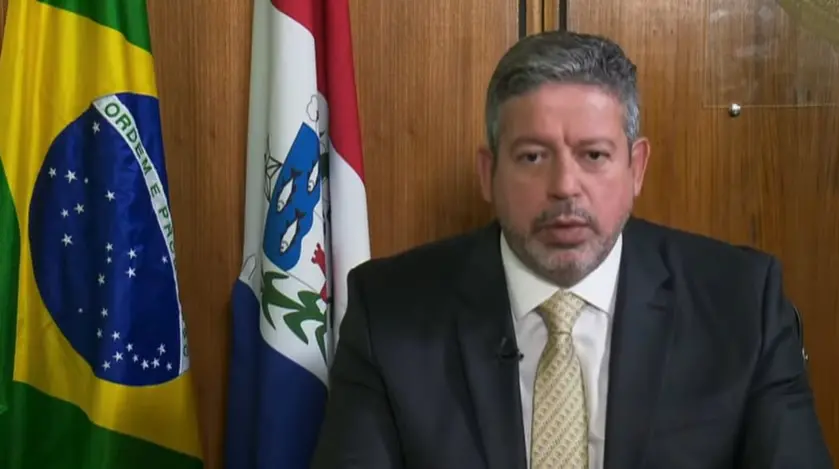 Imagem da notícia: Arthur Lira reage a falas de Bolsonaro e pede pacificação política