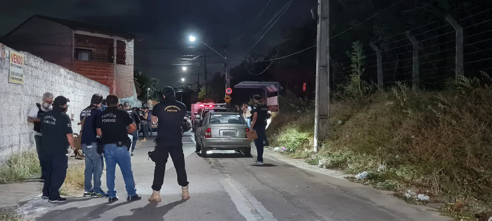 Imagem da notícia: Criança é morta, e dois adultos são baleados em carro, no Eusébio