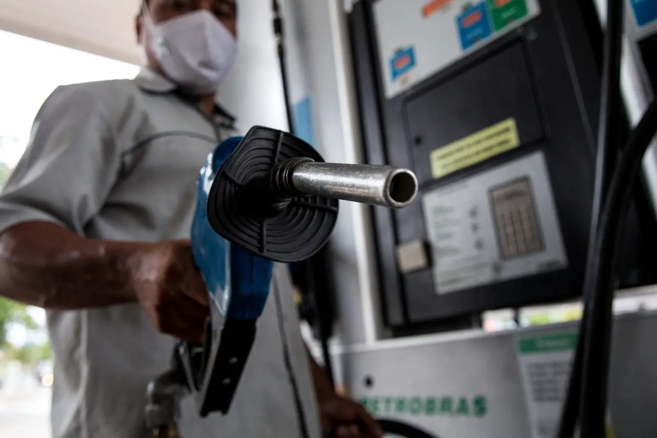 Imagem da notícia: Preço da gasolina: Nordeste tem 2 estados no ranking dos mais caros