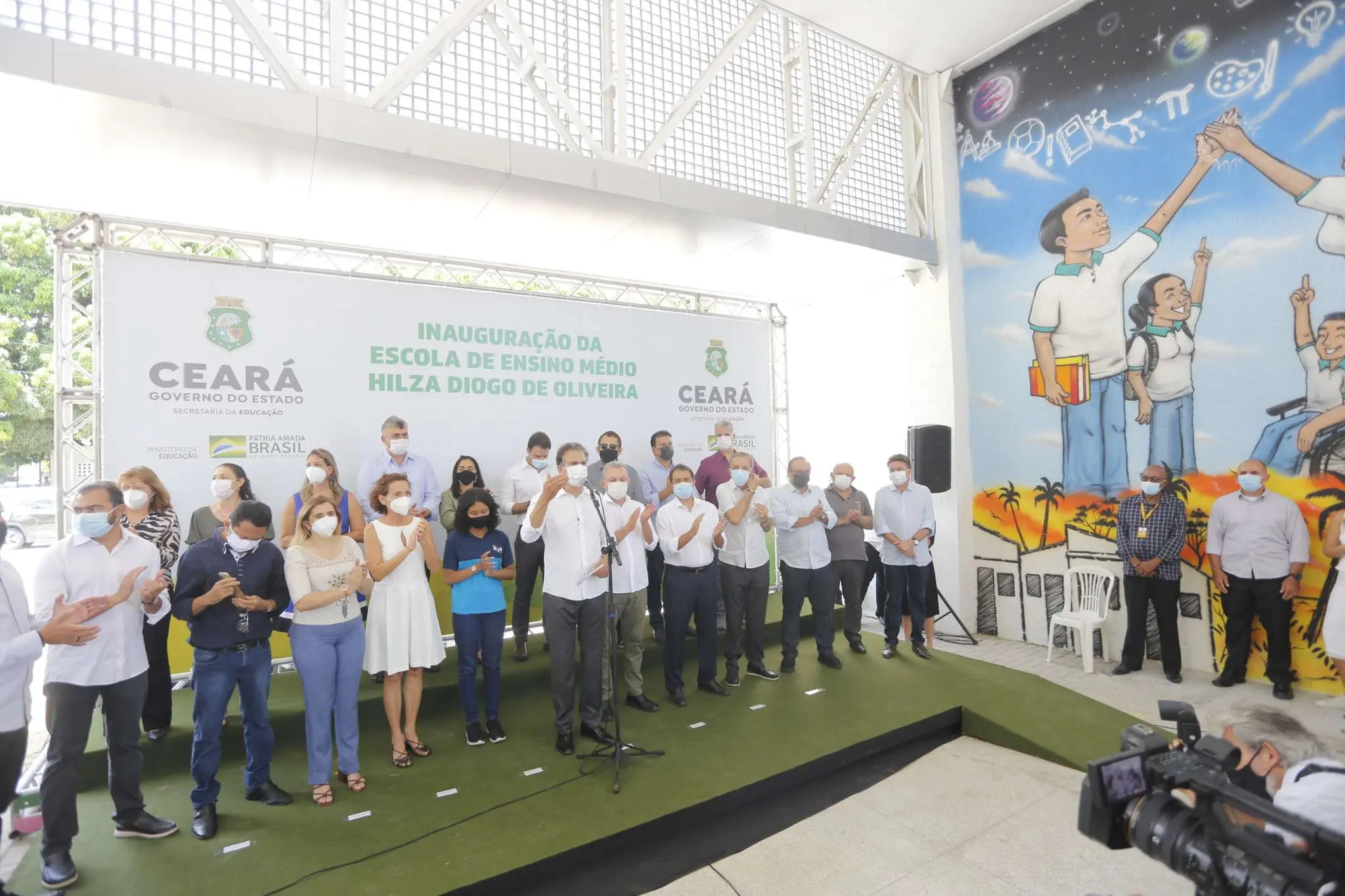 Imagem da notícia: Camilo Santana chama oposição de 