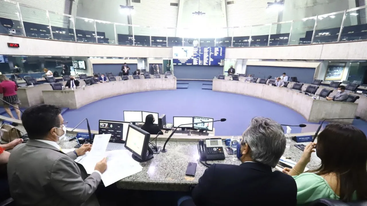 Cinco mulheres exercem cargo de deputada estadual no Ceará