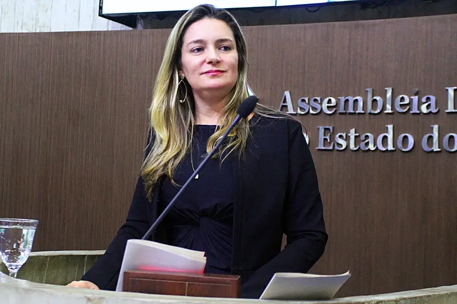 Imagem da notícia: Procuradoria da Mulher da AL-CE pede providências após acusação de machismo na Câmara de Iguatu 