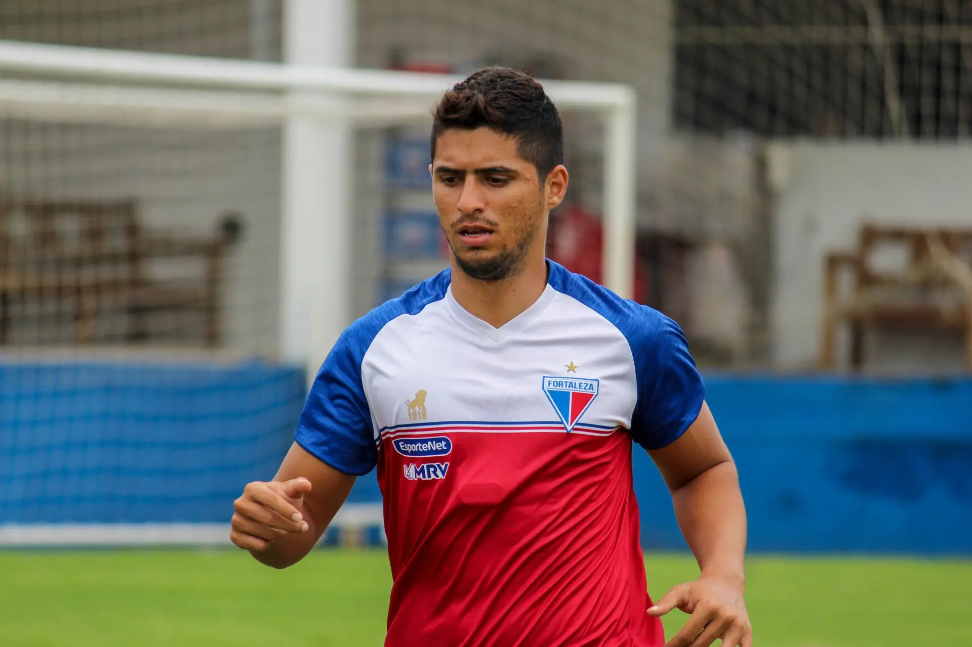 Imagem da notícia: Lateral-direito se despede do Fortaleza e retorna ao Santos: 