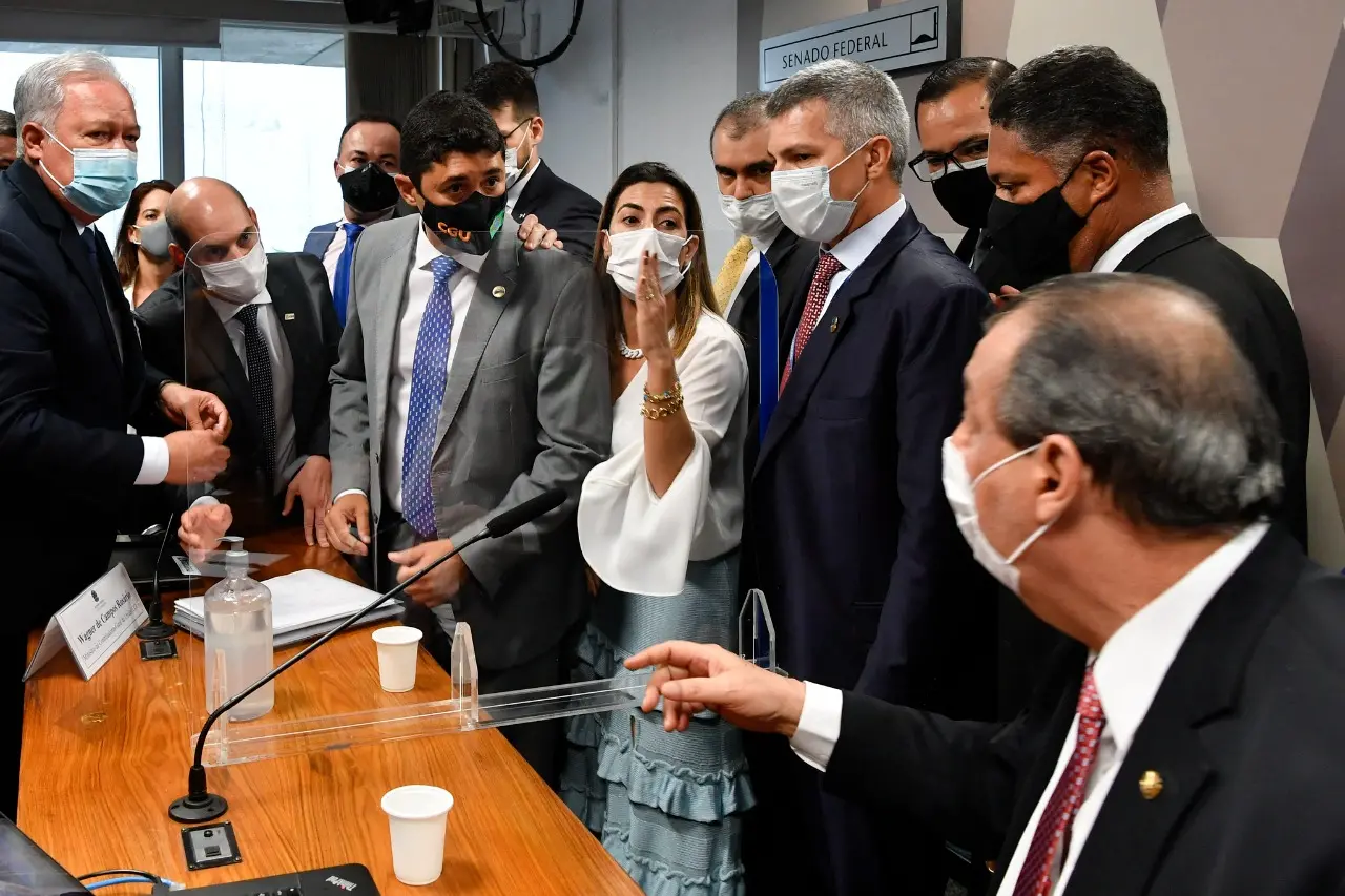 Imagem da notícia: De acusação de machismo à prisão, CPI da Covid coleciona tumultos em cinco meses; veja