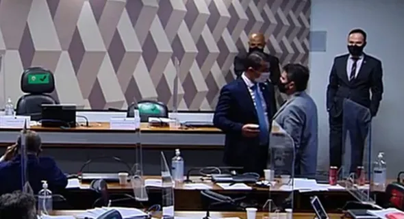 Marcos do Val e Luis Miranda trocaram empurrões no dia 25 de junho
