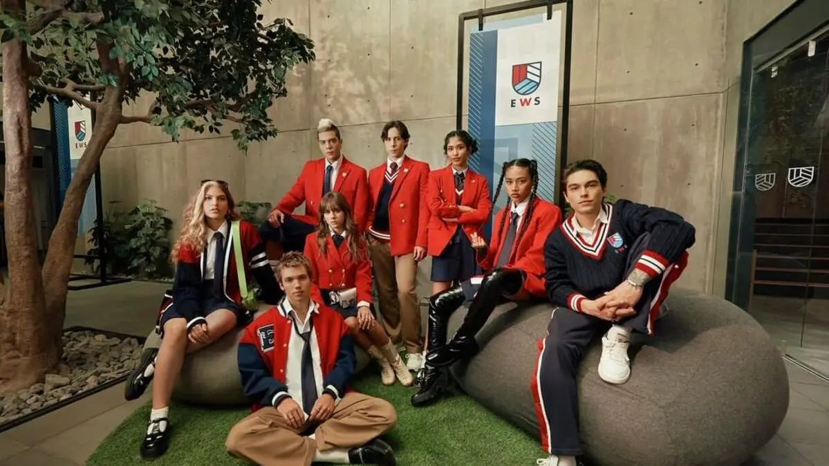 Imagem da notícia: Netflix divulga 1° foto de remake de Rebelde; brasileira está no elenco