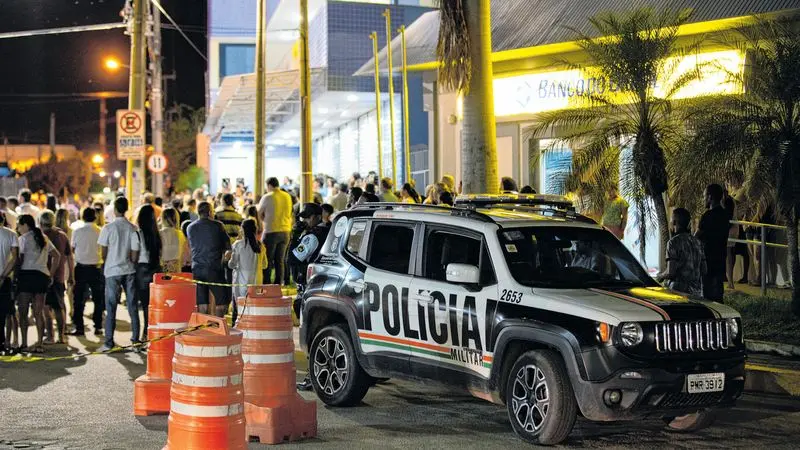 Imagem da notícia: Justiça decide que policiais acusados de matar reféns em Milagres devem ser julgados na Vara do Júri