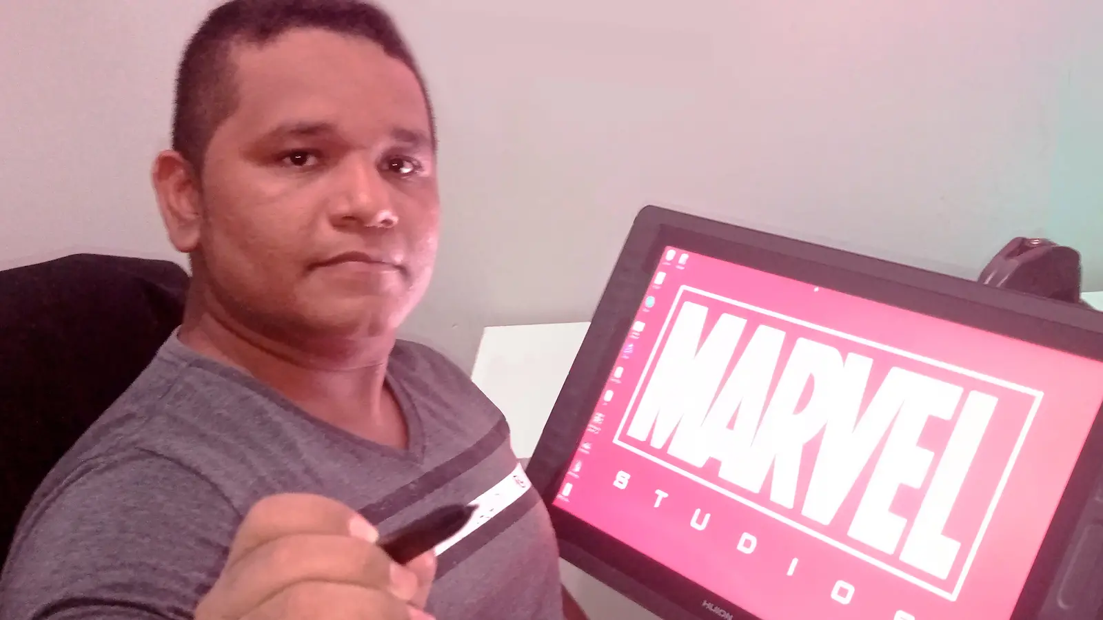 Imagem da notícia: Morre cearense contratado pela Marvel para colorir quadrinhos 