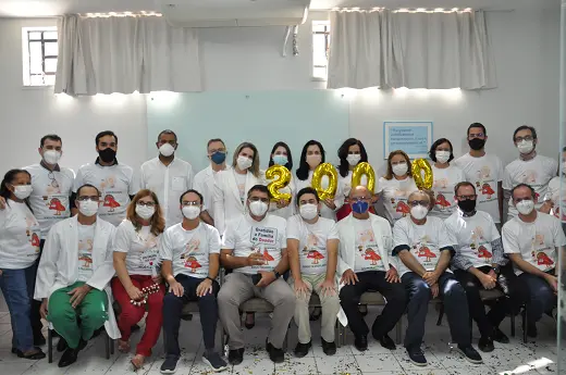 Imagem da notícia: Equipe do Hospital Universitário da UFC é homenageada por realizar 2 mil transplantes de fígado