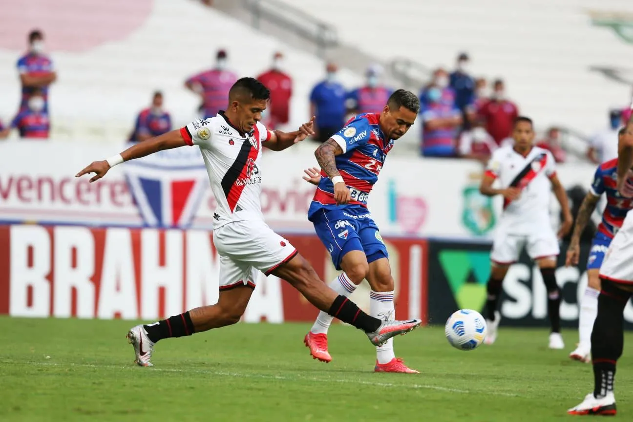 Fortaleza e Atlético-GO fazem jogo equilibrado na Arena Castelão