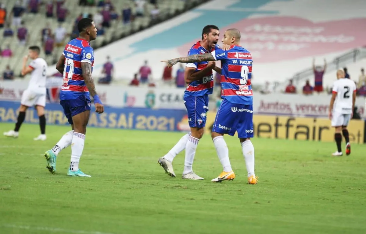 Fortaleza teve dois gols anulados pela arbitragem, um deles com Bruno Melo