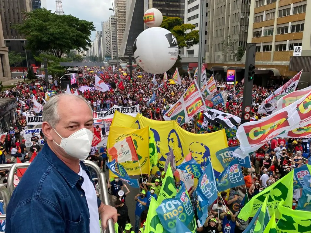 Imagem da notícia: Após ser hostilizado, Ciro defende 