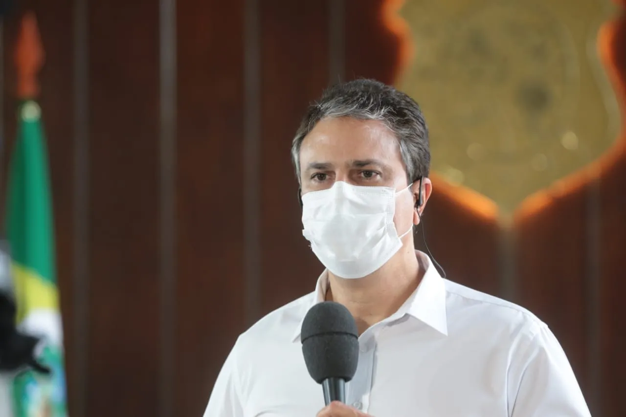 Camilo Santana tenta costurar uma aliança entre PT, PDT e outros partidos que dão sustentação ao governo