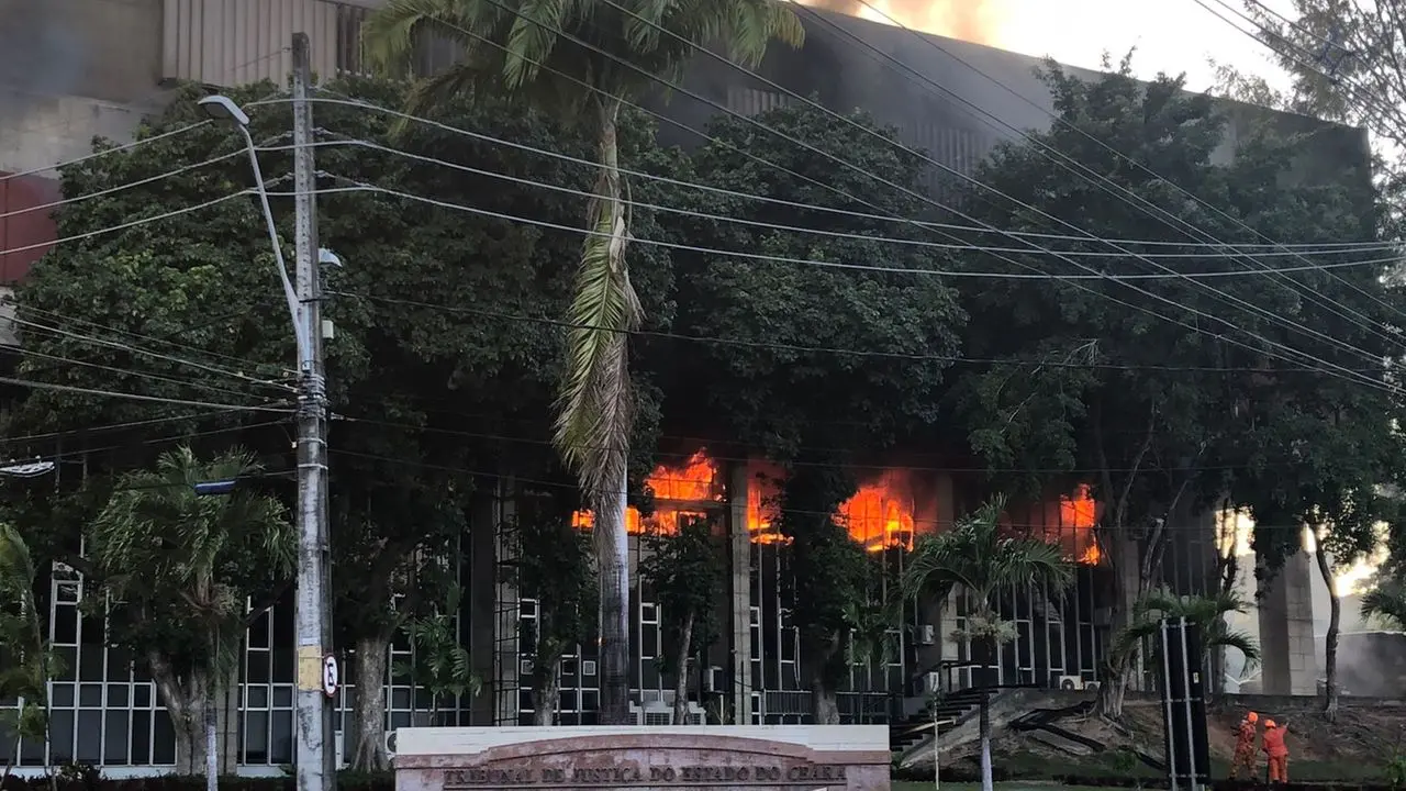 Imagem da notícia: Após incêndio, prédio do Tribunal de Justiça será reformado e terá novo edifício anexo 
