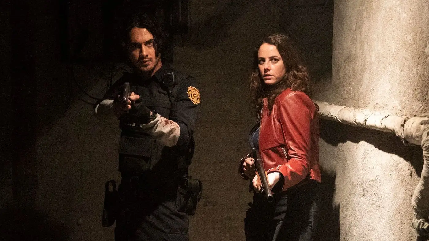 Imagem da notícia: Novo filme de Resident Evil mostra início do apocalipse zumbi; confira o trailer