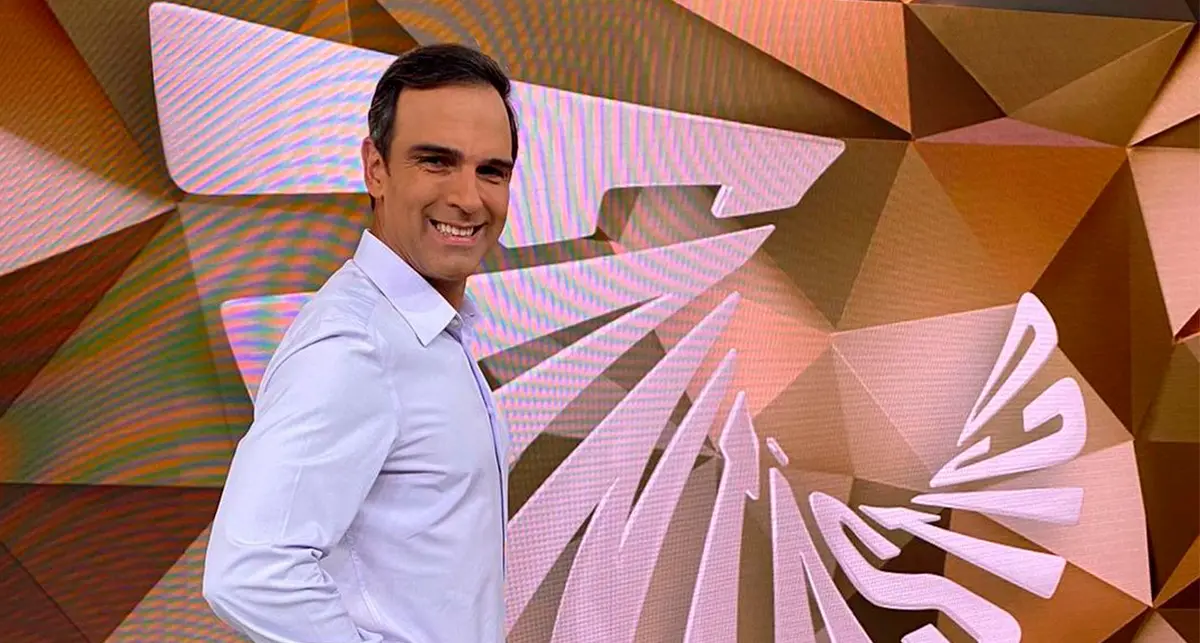 Imagem da notícia: Tadeu Schmidt assumirá o 'BBB 22' e Maju Coutinho o 'Fantástico', diz site