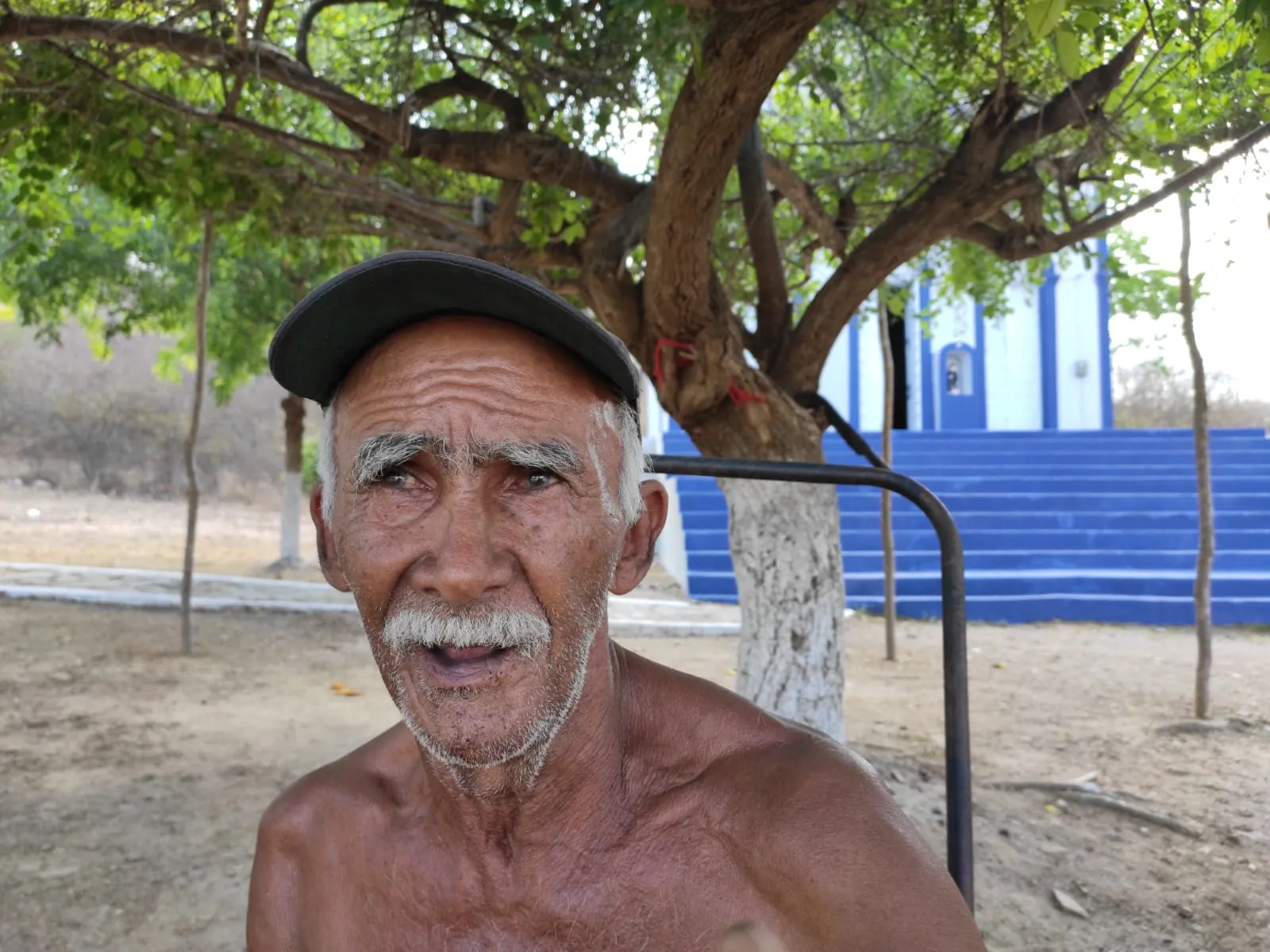 Raimundo Batista, 77, e sua família são os únicos moradores do Caldeirão