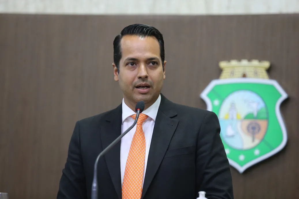 Vitor Valim, também da oposição, está cada vez mais próximo do Palácio Abolição