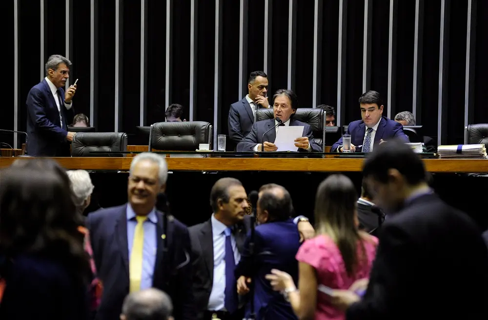 Imagem da notícia: De olho na presidência da Câmara, Eunício admite disputar vaga de deputado federal