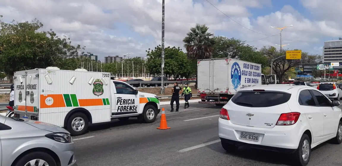 Imagem da notícia: Professora morre após colisão na BR-116, em Fortaleza