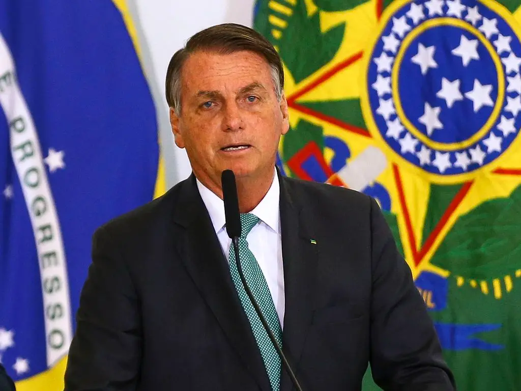 Imagem da notícia: Auxílio emergencial: Bolsonaro sinaliza prorrogação do benefício