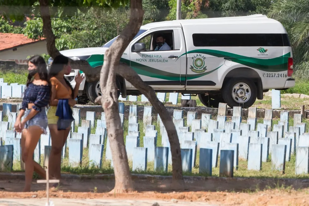 Uma multidão de 113.150 brasileiros e brasileiras perderam os pais para a Covid entre março de 2020 e abril de 2021