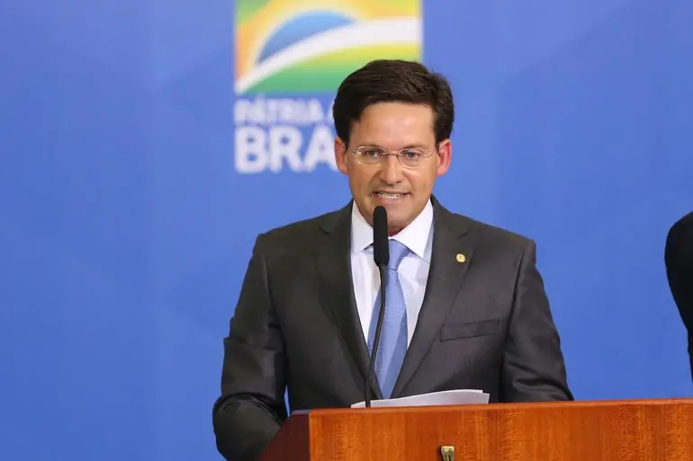 Imagem da notícia: Auxílio Brasil de R$ 400 começará a ser pago em novembro; veja quem tem direito