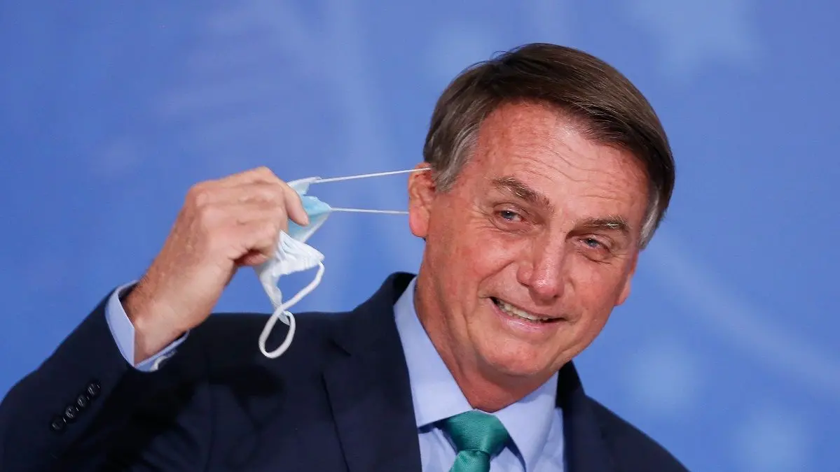 Imagem da notícia: 'Ninguém está furando teto, não', diz Bolsonaro sobre Auxílio Brasil