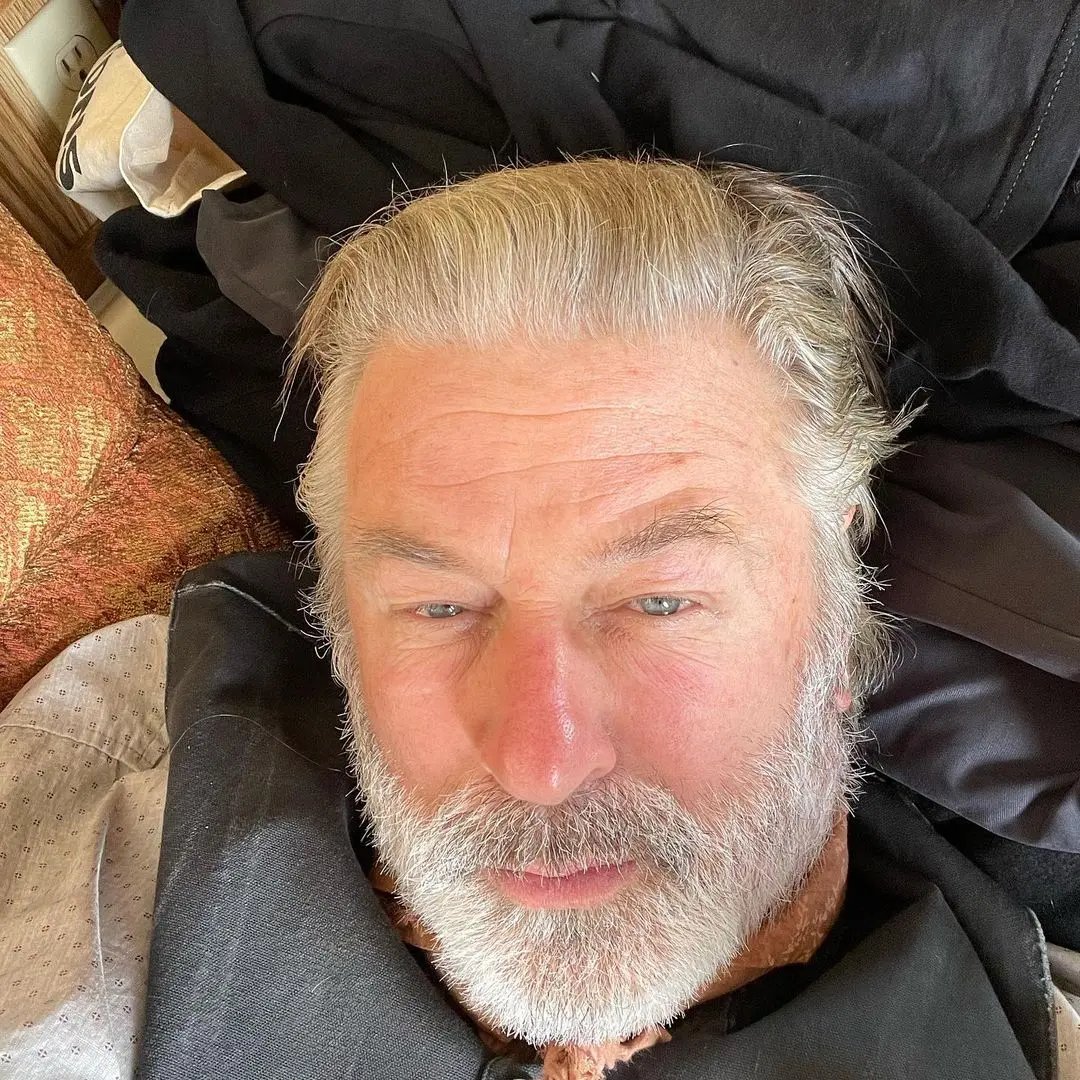 Imagem da notícia: Saiba como funciona arma cenográfica utilizada por Alec Baldwin em acidente que matou diretora