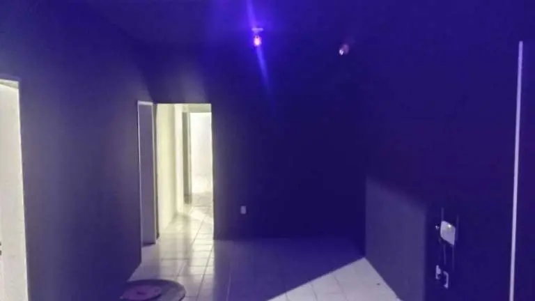 Imagem da notícia: Casa de exploração sexual é fechada, e suspeita de gerenciar o local é presa em Fortaleza