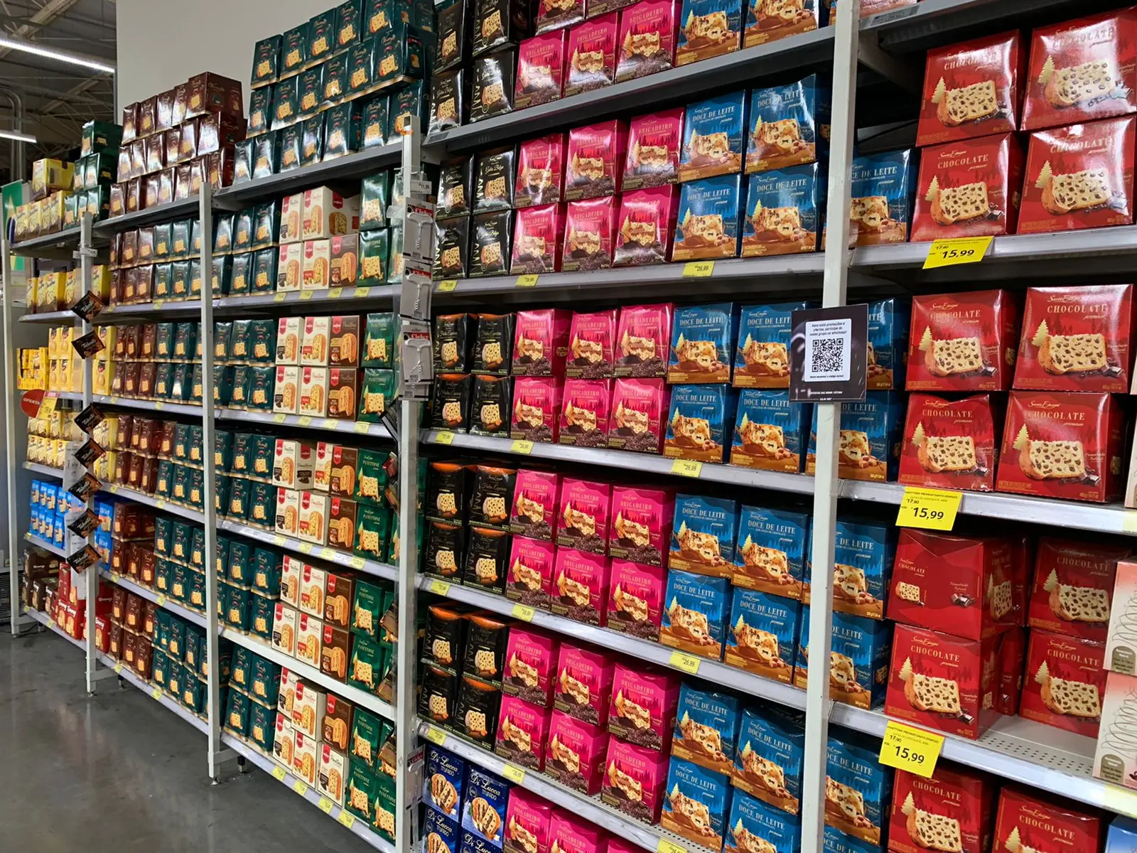 Imagem da notícia: Panetone, vinhos e decoração: supermercados apostam na venda antecipada de produtos natalinos