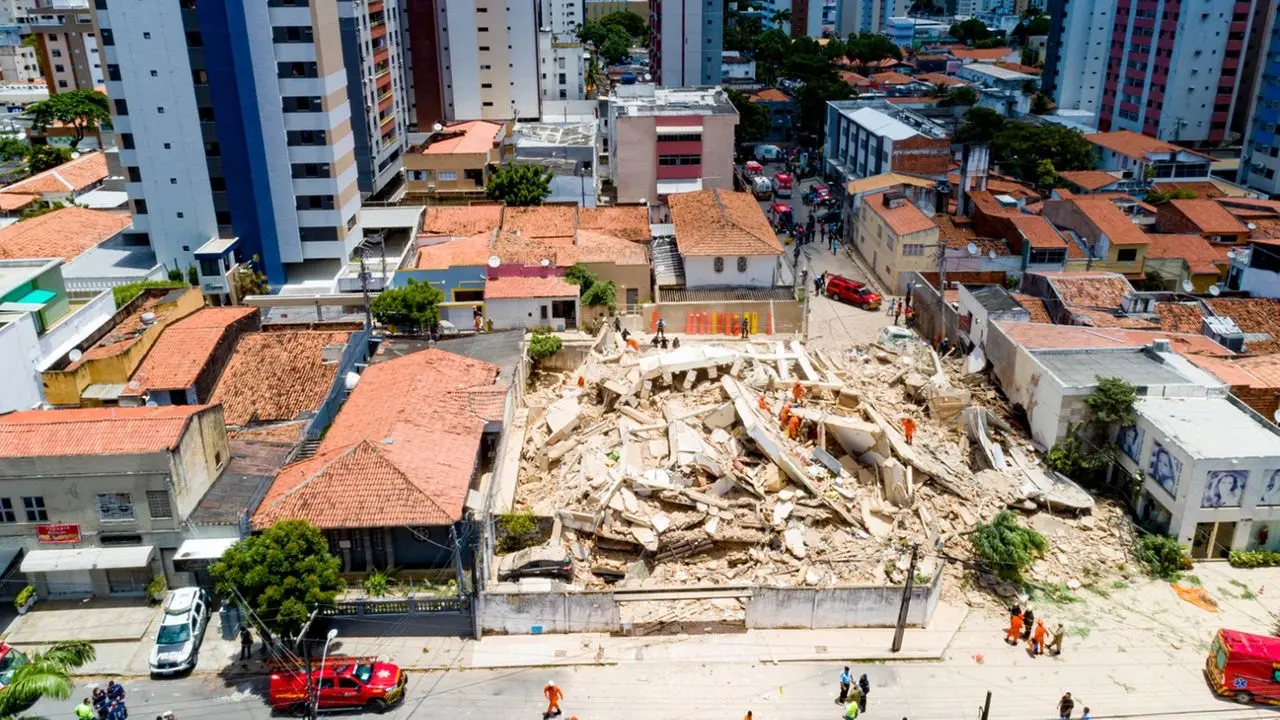 Imagem da notícia: MPCE denuncia dois engenheiros civis e um pedreiro pelo desabamento do Edifício Andrea