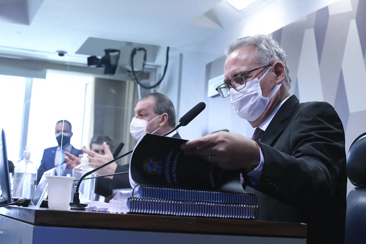 Imagem da notícia: CPI da Covid: nova versão do relatório final propõe indiciamento de 78 pessoas