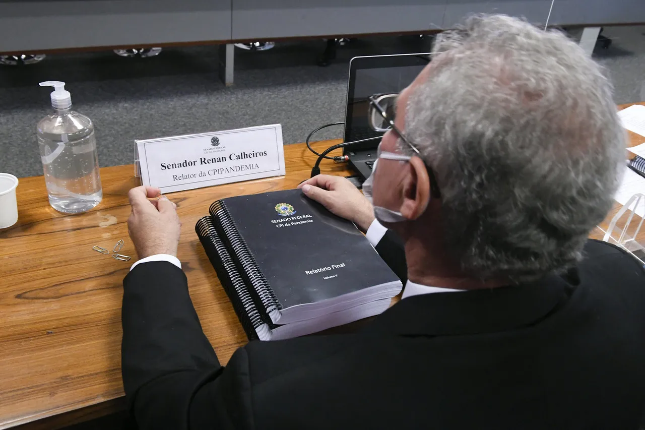 Relatório final da CPI reuniu mais de 1,1 mil páginas