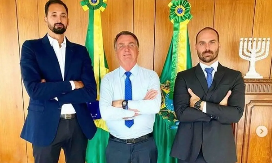 Imagem da notícia: Bolsonaro reage a afastamento de Maurício Souza do Minas Tênis Clube: “Tudo é homofobia”