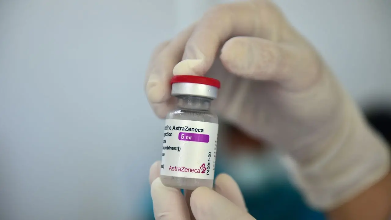 Imagem da notícia: Ceará recebe 186.660 doses de AstraZeneca nas próximas horas, informa Camilo 