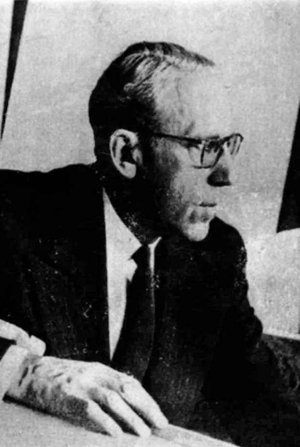 Um dos erros do Dr. Wertham, assinala Nobu Chinen, foi partir de uma premissa equivocada ao inferir que, pelo fato de todos os delinquentes que passavam por sua clínica
terem lido gibis, os quadrinhos eram responsáveis por levá-los ao crime
