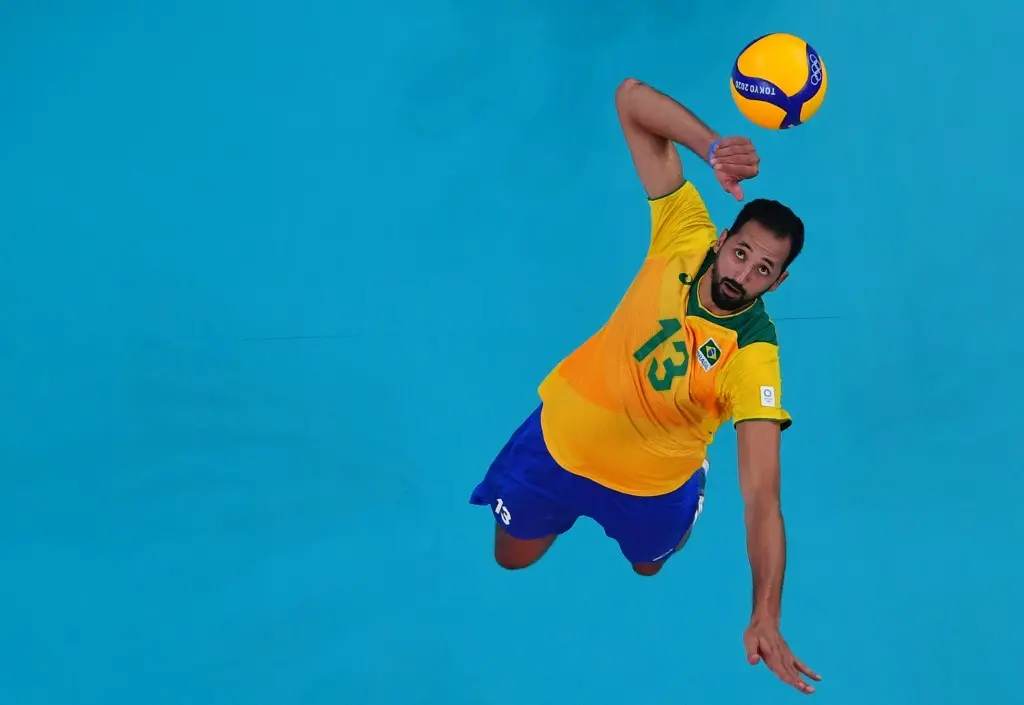 Imagem da notícia: Diretor de vôlei do Minas diz que só demitiu Maurício Souza para 