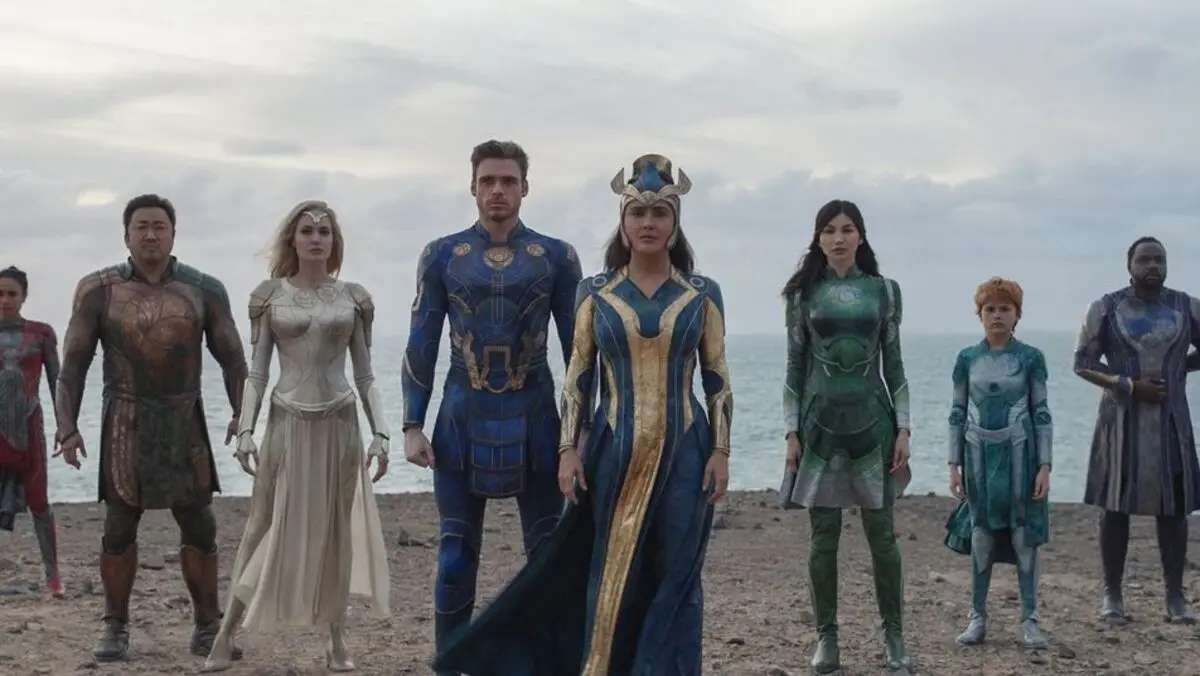 Imagem da notícia: 'Eternos' foge de fórmula da Marvel e peca na superficialidade, mas é narrativa ambiciosa