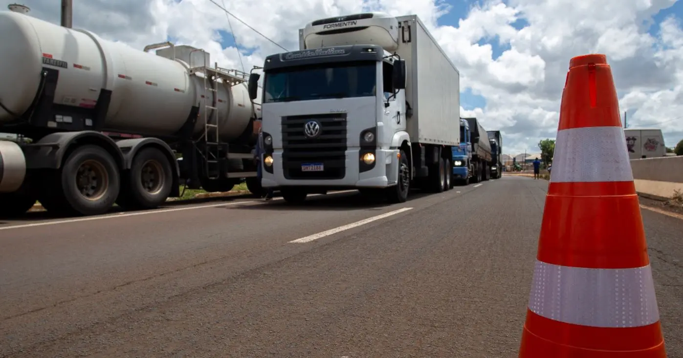 Imagem da notícia: Caminhoneiros grevistas seguem proibidos de bloquear rodovias, decide STF