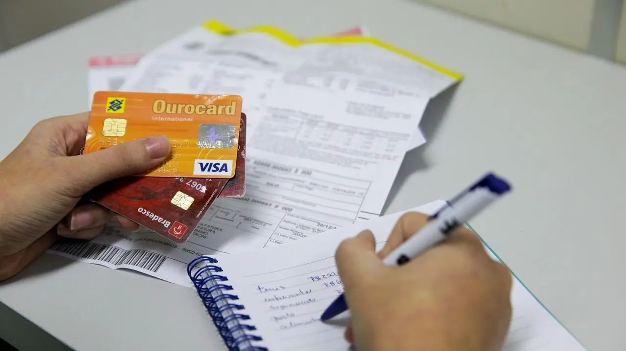 Imagem da notícia: Feirão da Serasa terá desconto de até 99% e R$ 50 para quem quitar dívida; veja detalhes